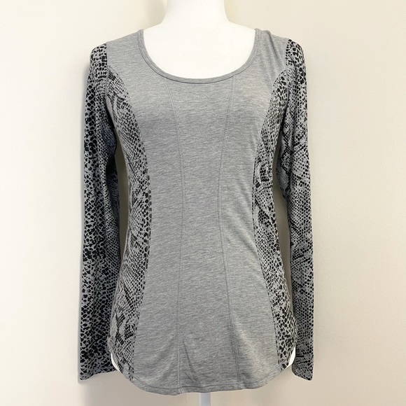 Awesome Lululemon snakeskin print top! - Picture 1 of 7